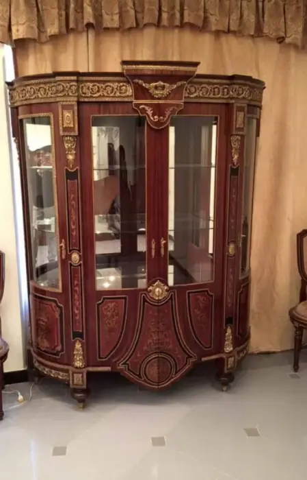 Vitrine & cabinet — AD-0320
