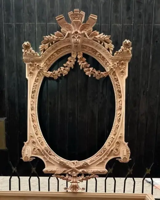 مرآة بإطار محفور — AD-0563