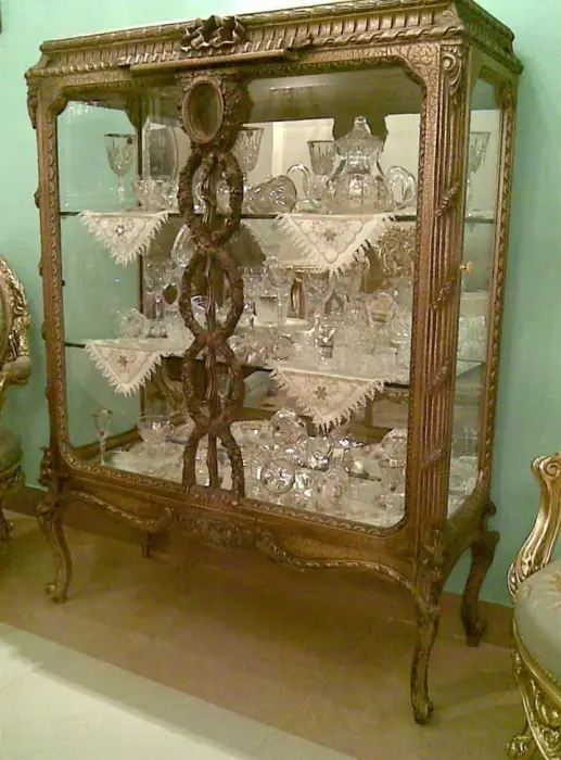 Vitrine & cabinet — AD-0657