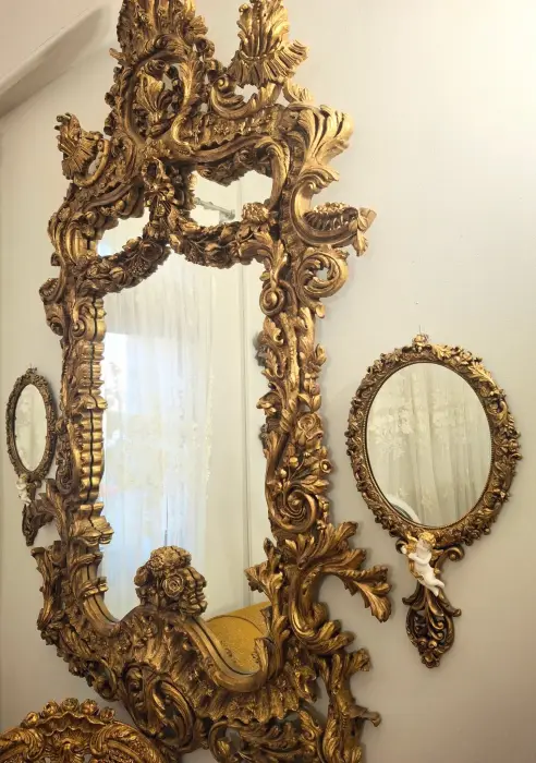 مرآة بإطار محفور — AD-1546