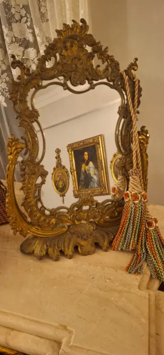 مرآة بإطار محفور — AD-1829
